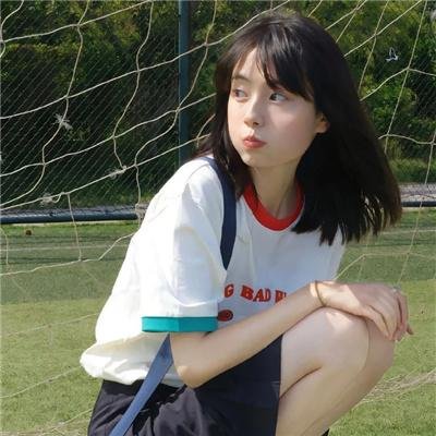 红衣小女孩
